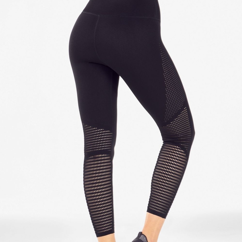 high-waisted sculptknit capri leggings